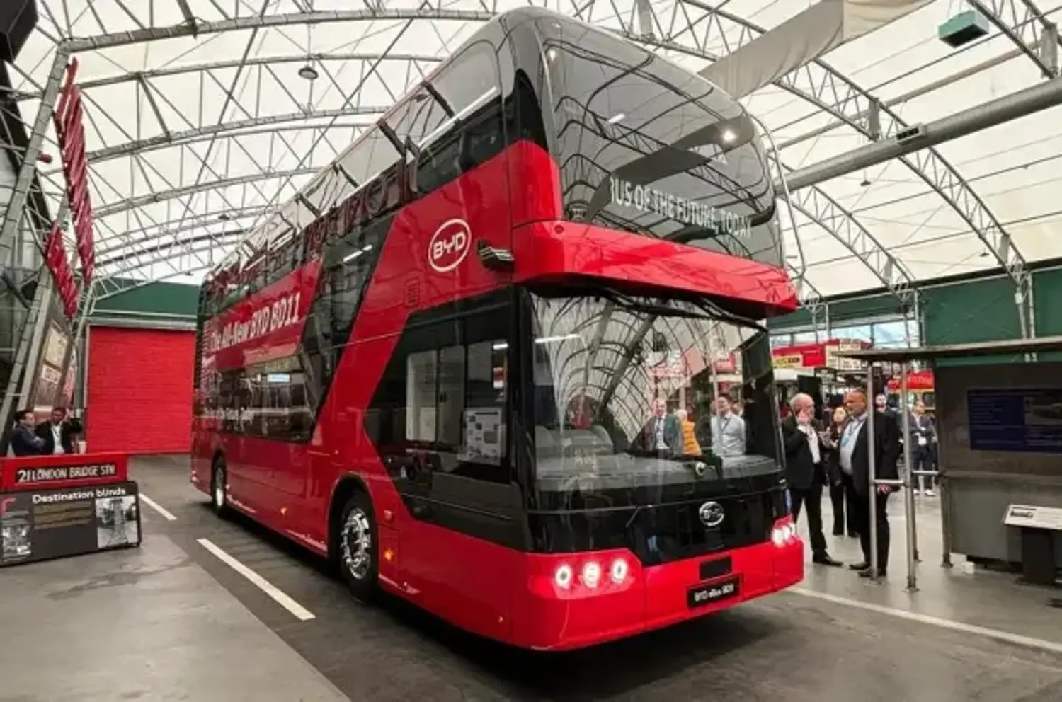 London red double decker bus 
